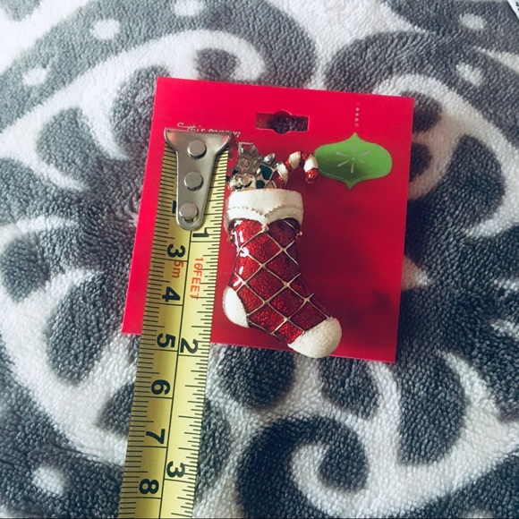 Christmas pin stocking new with tags brooch - Picture 4 of 5